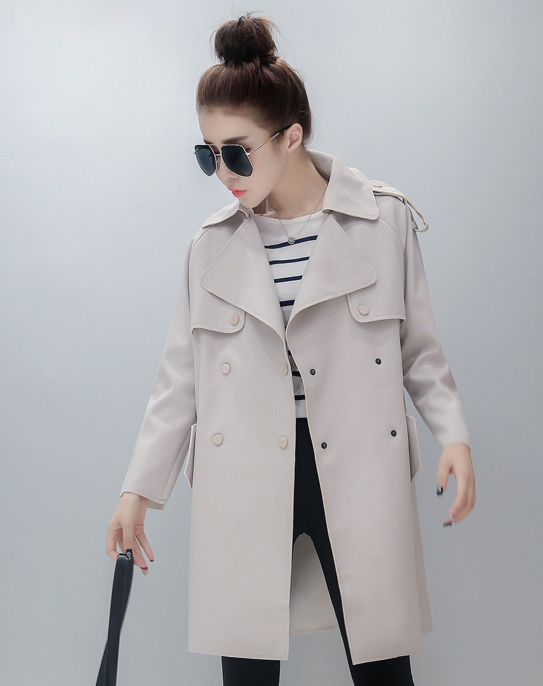 大翻领宽松中长款风衣