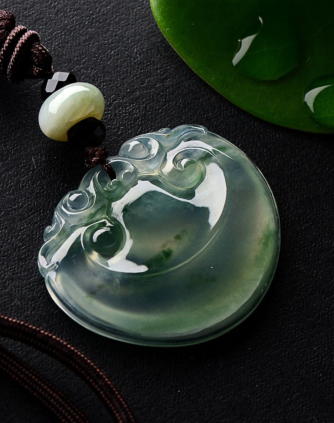 > 老坑玻璃种水润飘花有求必应天然a货翡翠吊坠