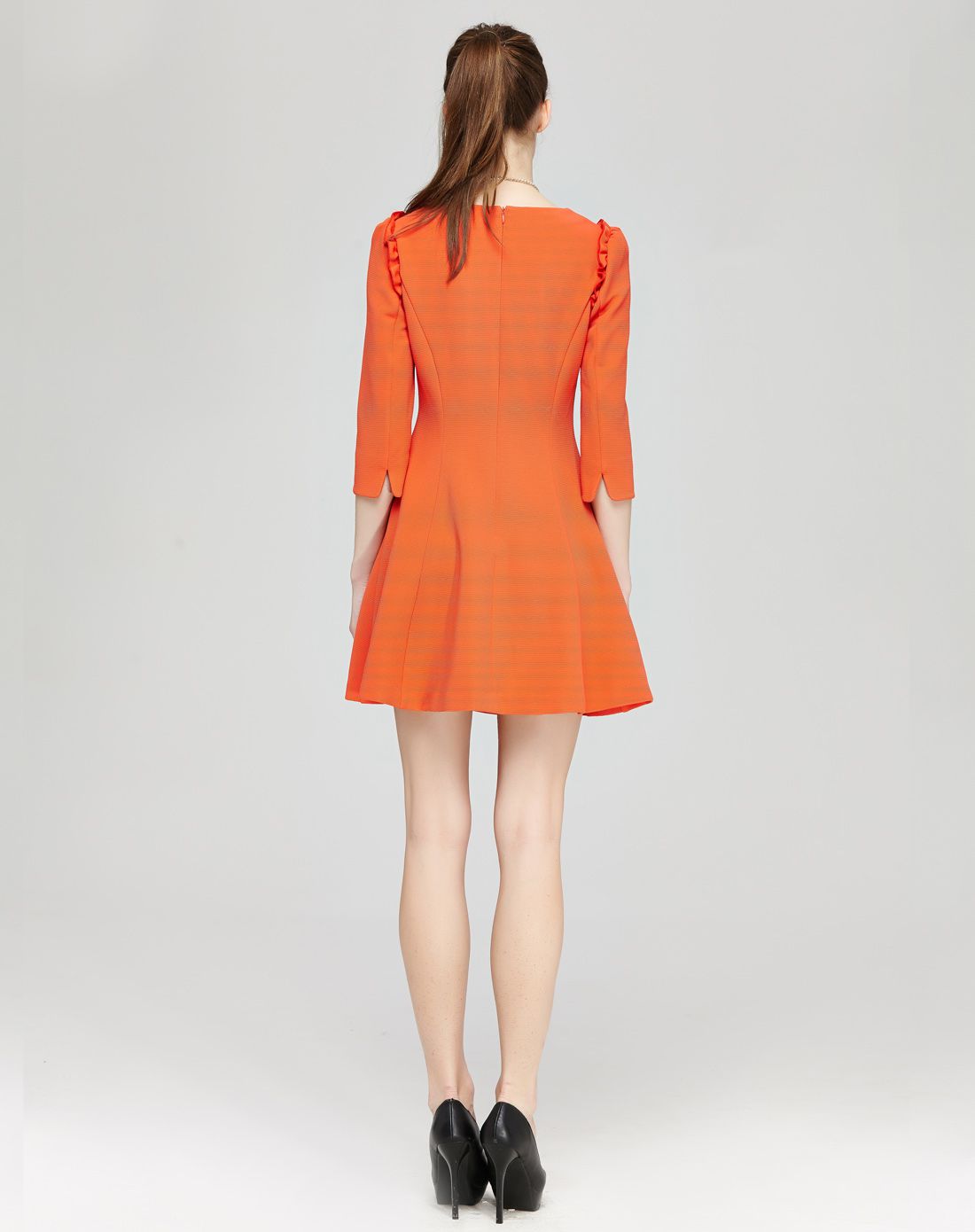 橘色中长款v领七分袖公主裙