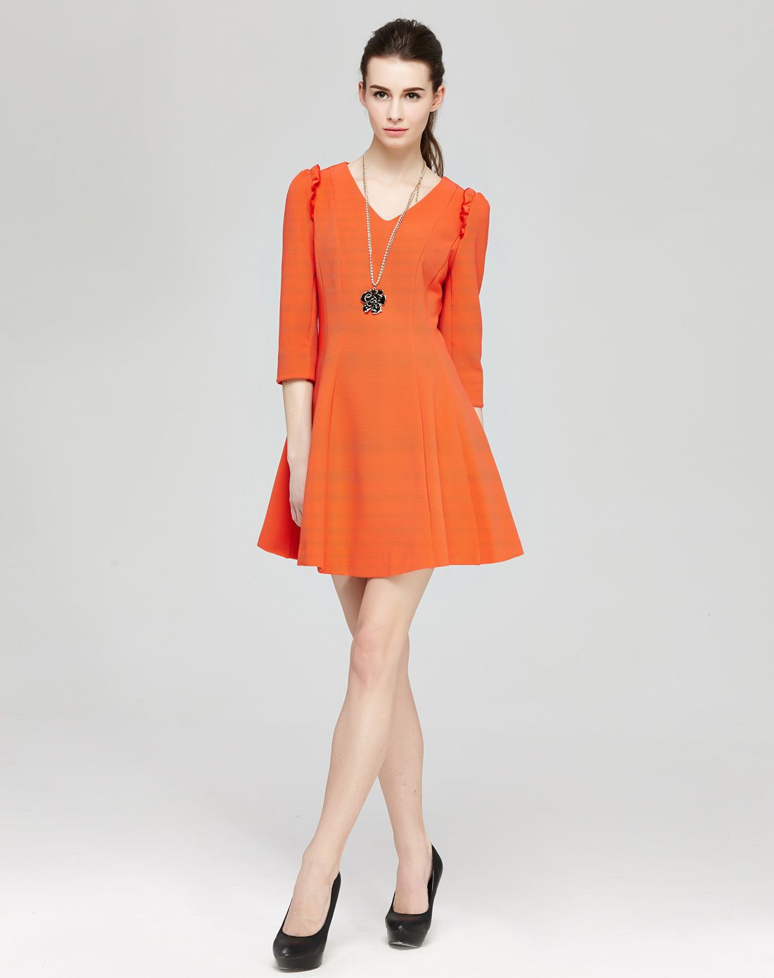 橘色中长款v领七分袖公主裙