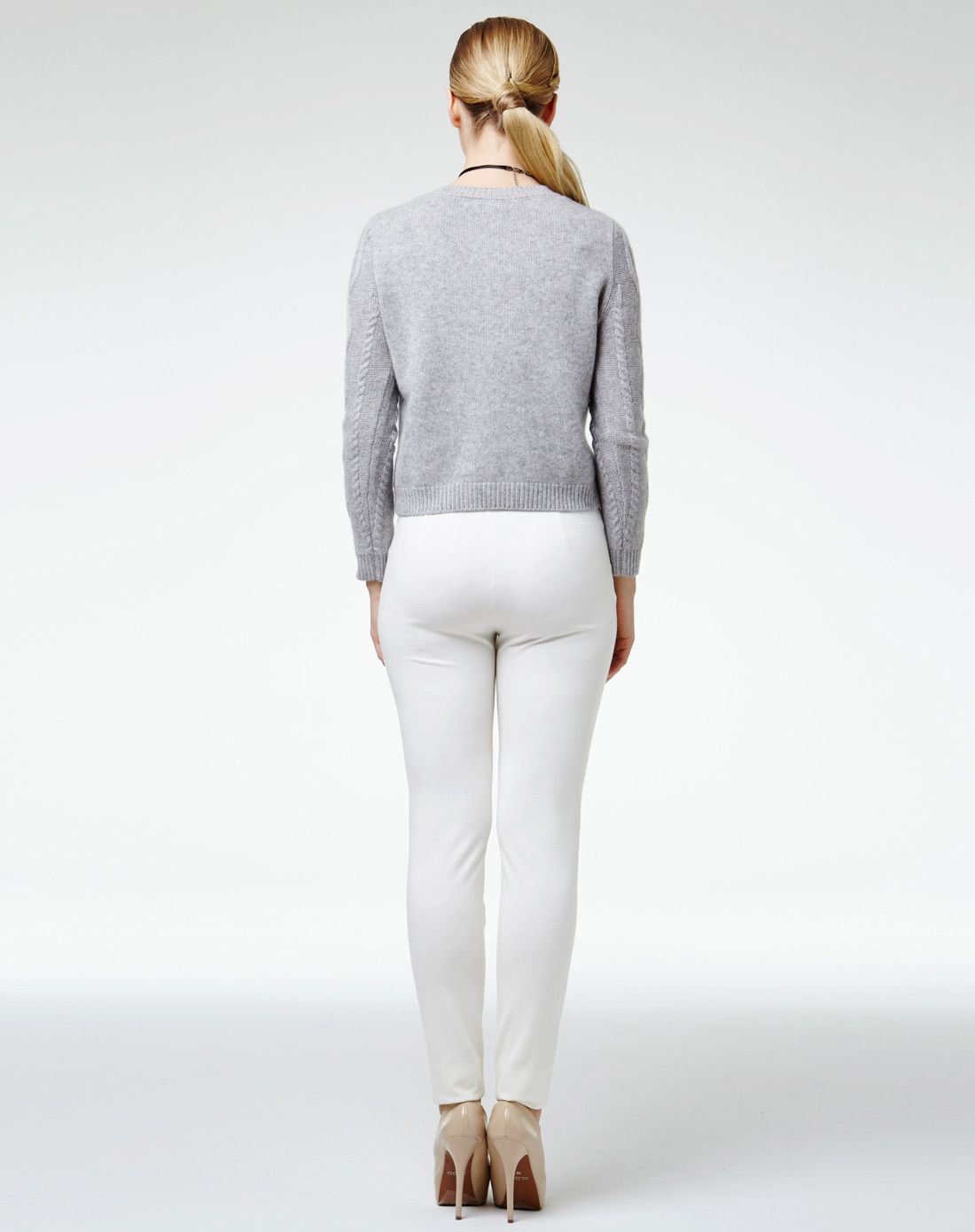 浅烟灰色女款纯羊绒绞花保暖套头衫