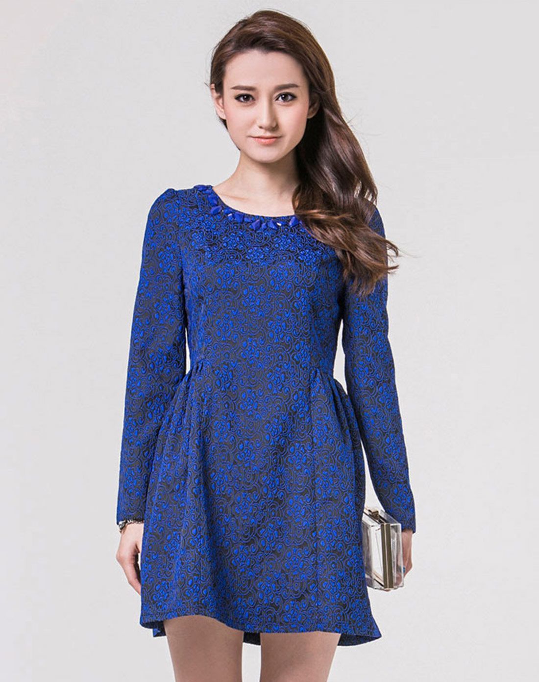 深蓝色新款连衣裙