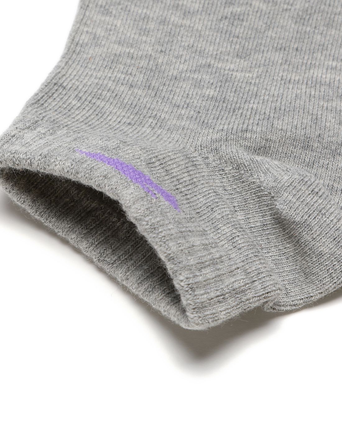 干爽排汗 女款灰色袜子