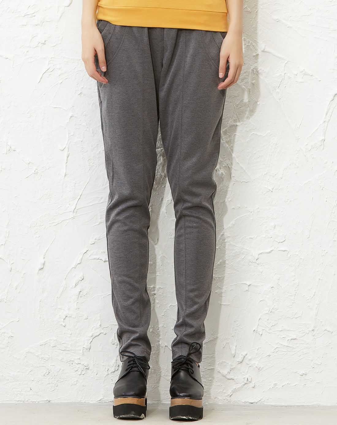 女装灰色针织窄脚裤