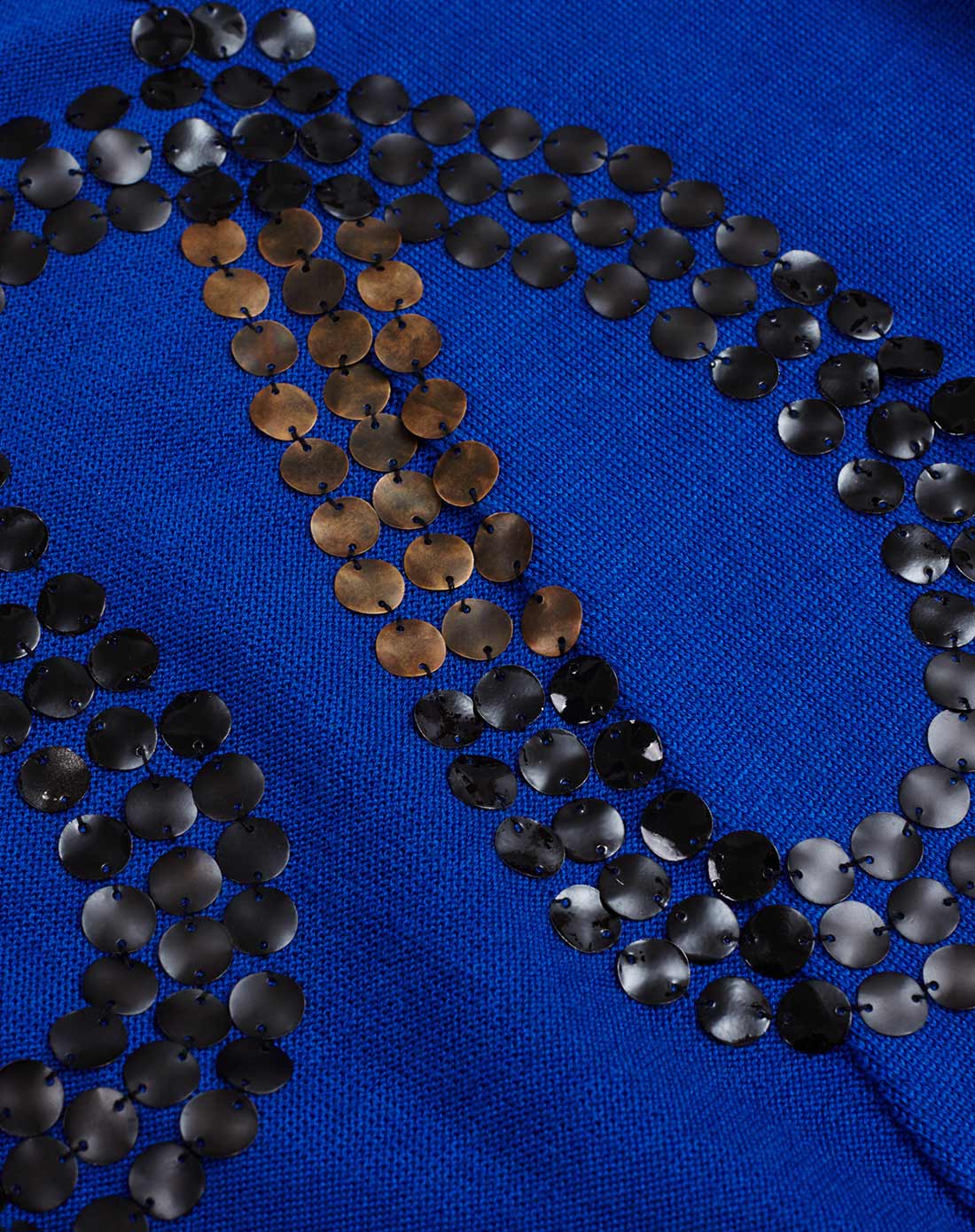 宝蓝色钉珠片时尚百搭长袖针织衫