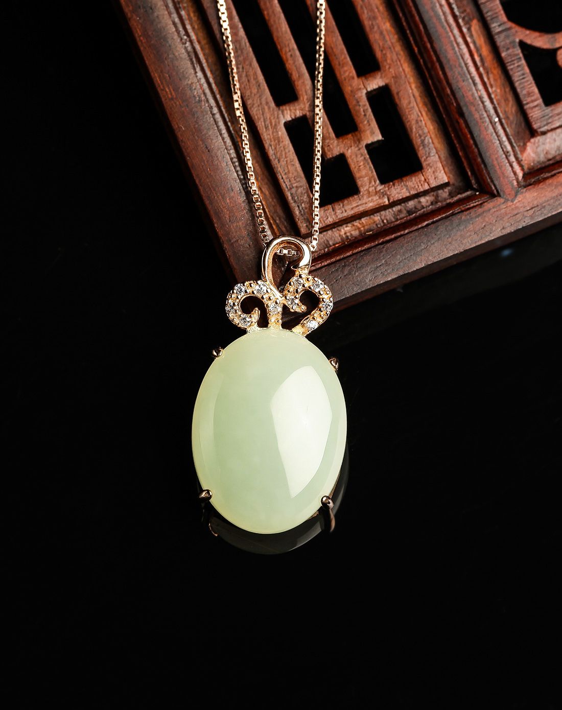 新疆优质和田玉凝脂玉颜吊坠