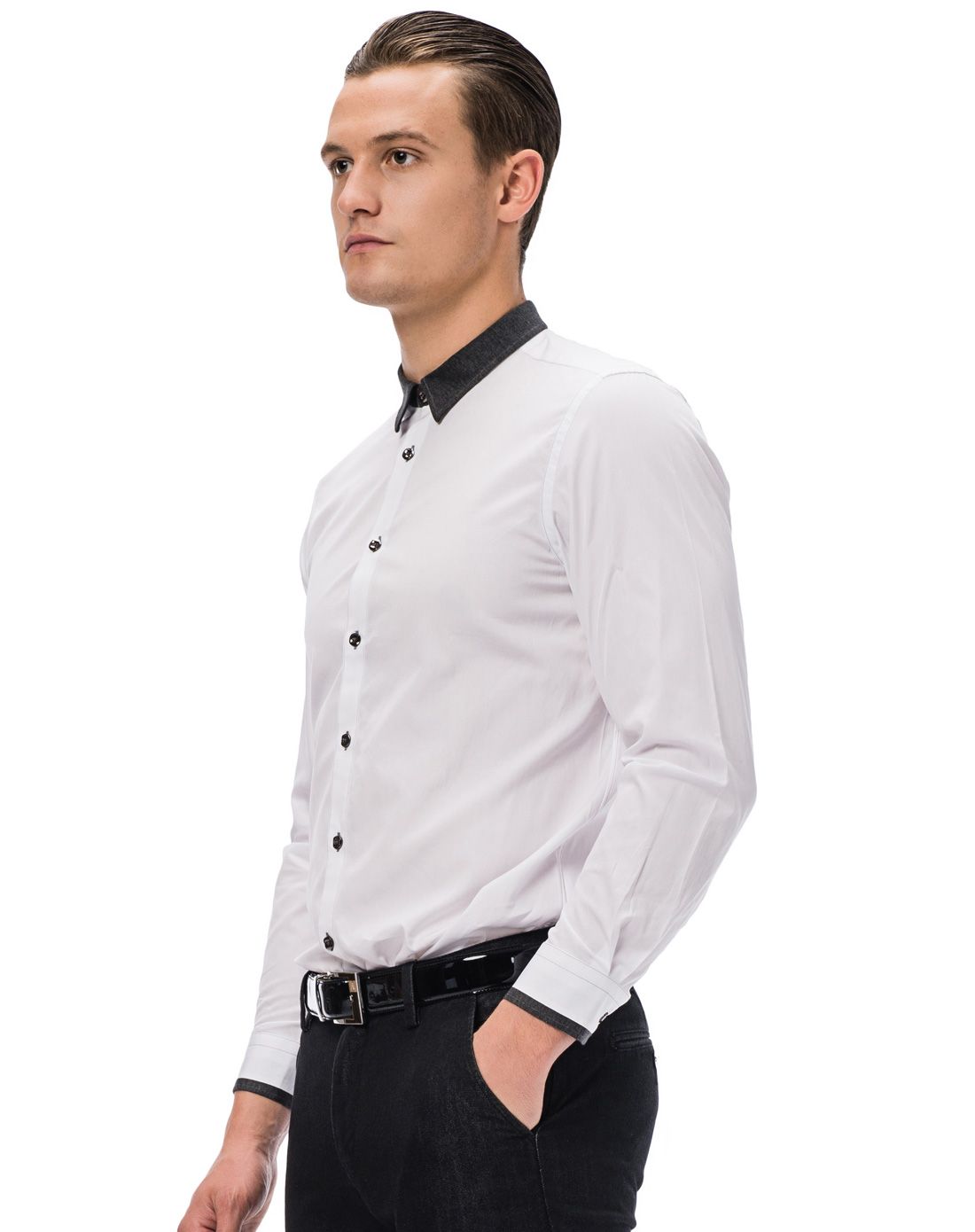 白色都市简约长袖衬衫