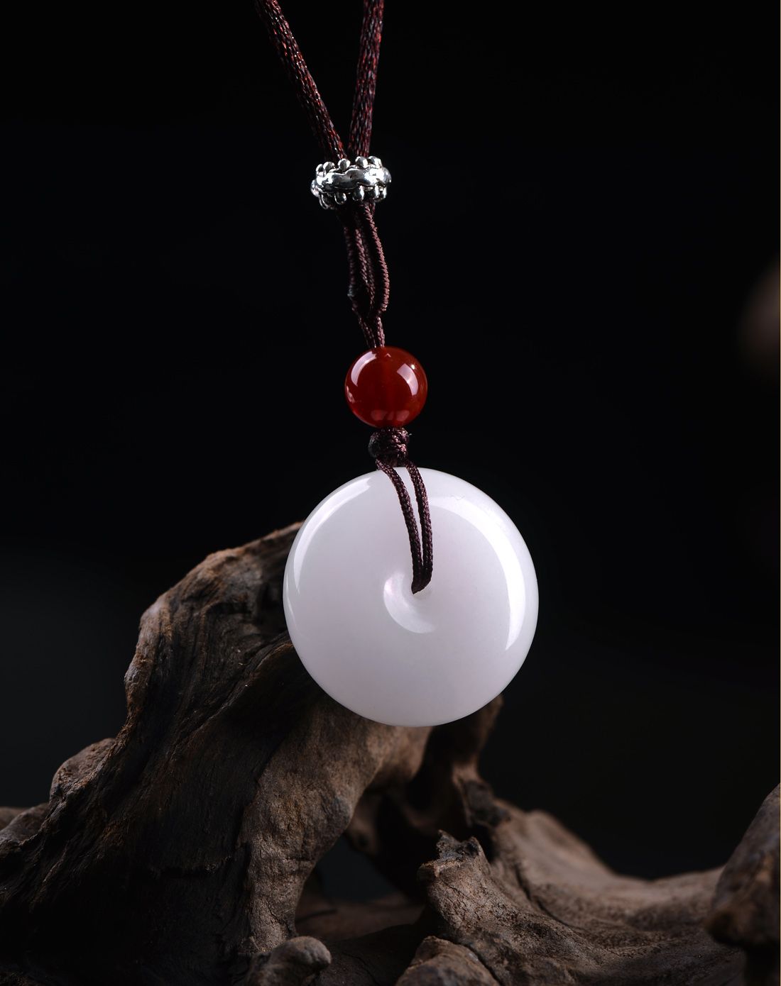 中号精美石英岩质玉平安扣