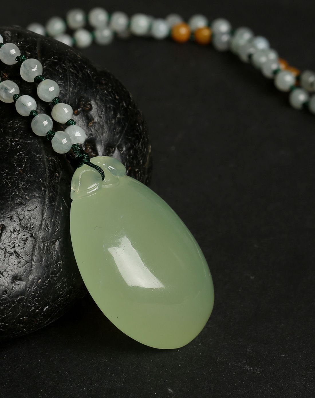 精工起莹光冰透天然岫玉水润福瓜挂件