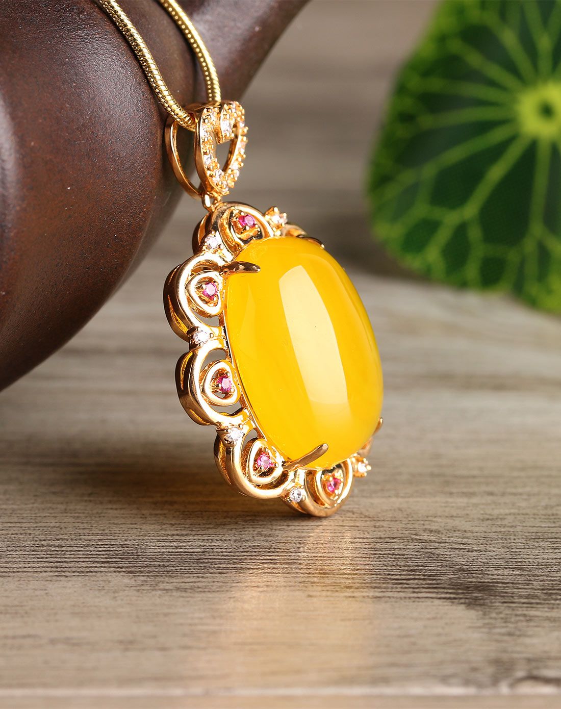 心境花园天然黄玛瑙镶嵌花盘吊坠金色款