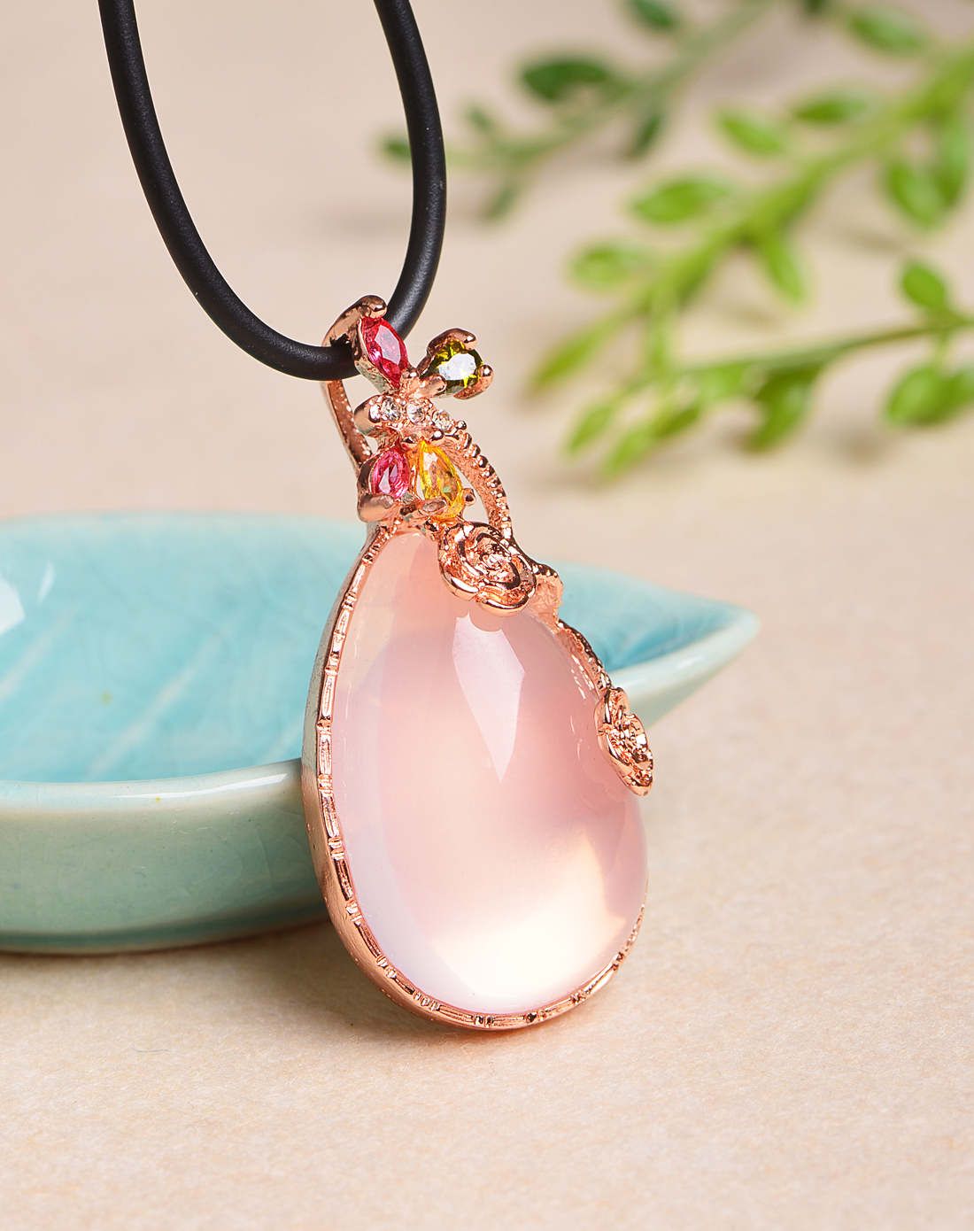 水滴形芙蓉石吊坠送皮绳附证书