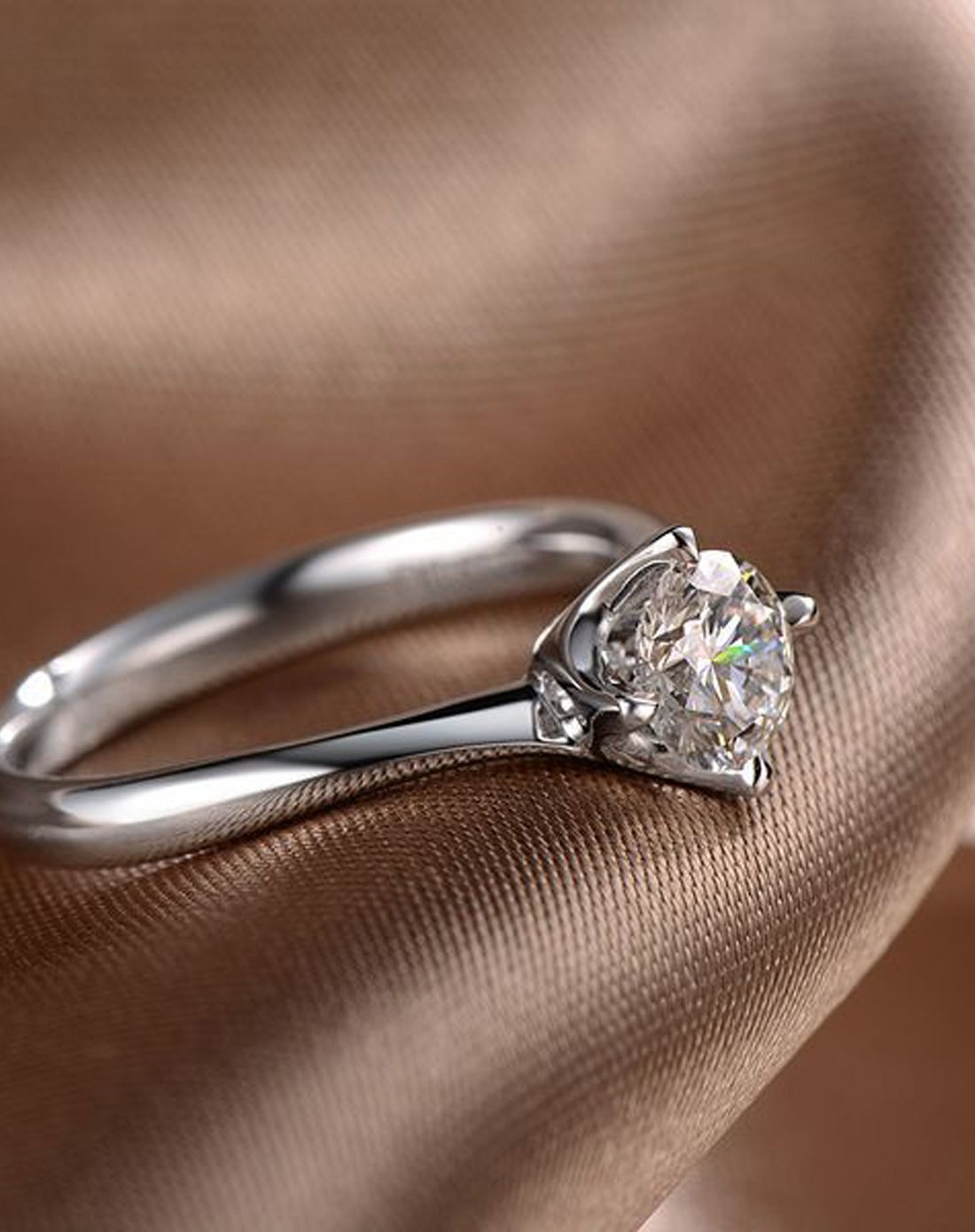 钻石小鸟 1克拉g色附gia证书铂900钻石戒指 【曼舞】