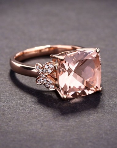 精致时尚红18k金1.49克拉摩根石橙粉绿柱石戒指