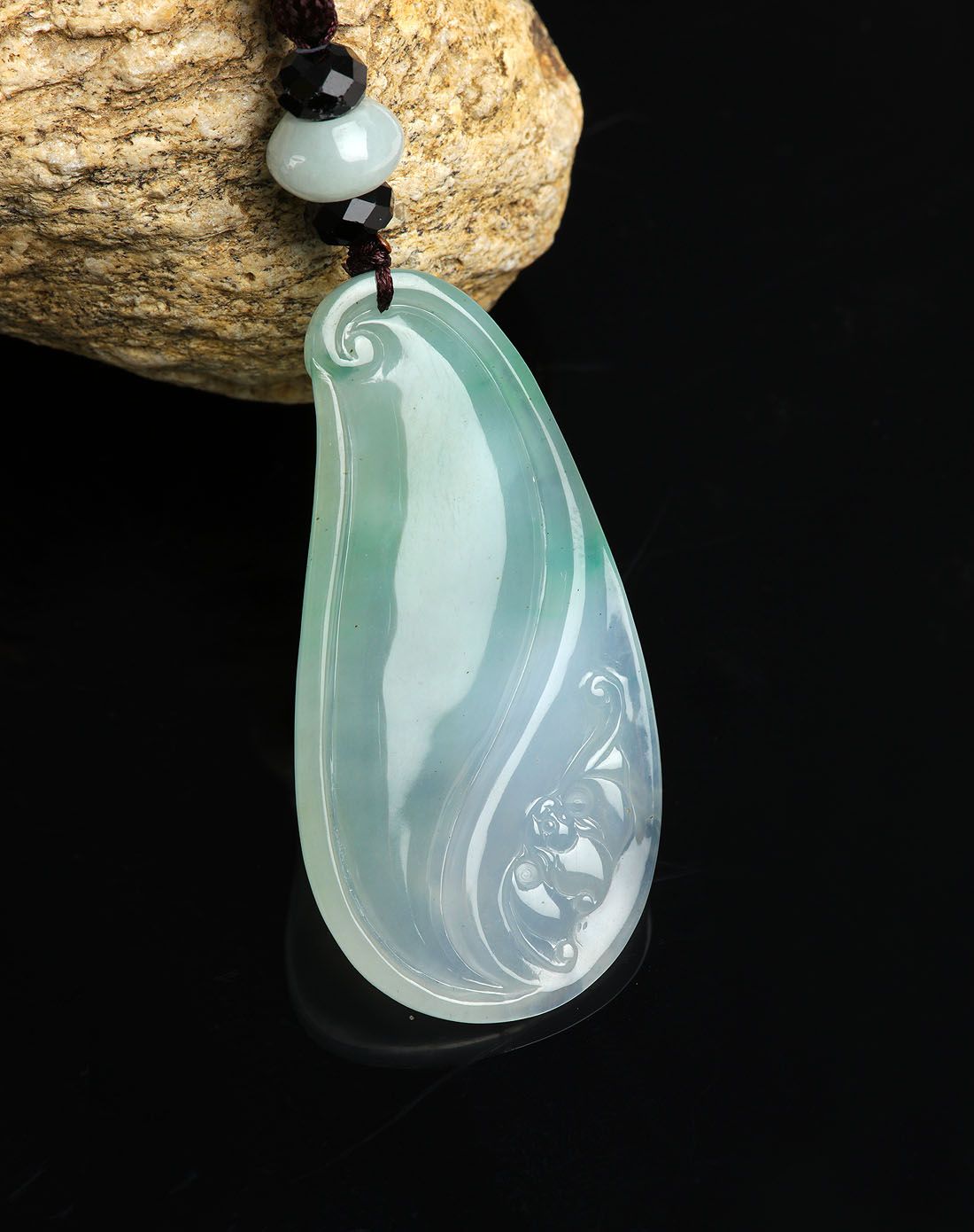 冰种质感细腻水头十足福龙天然a货翡翠吊坠