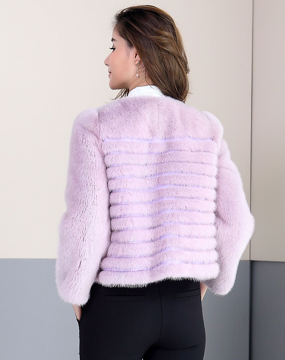 依奴珈皮草时尚女装短款藕荷色水貂大衣