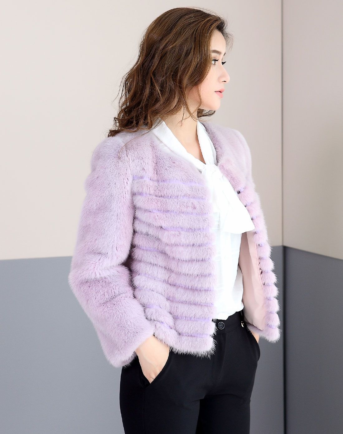 依奴珈皮草时尚女装短款藕荷色水貂大衣