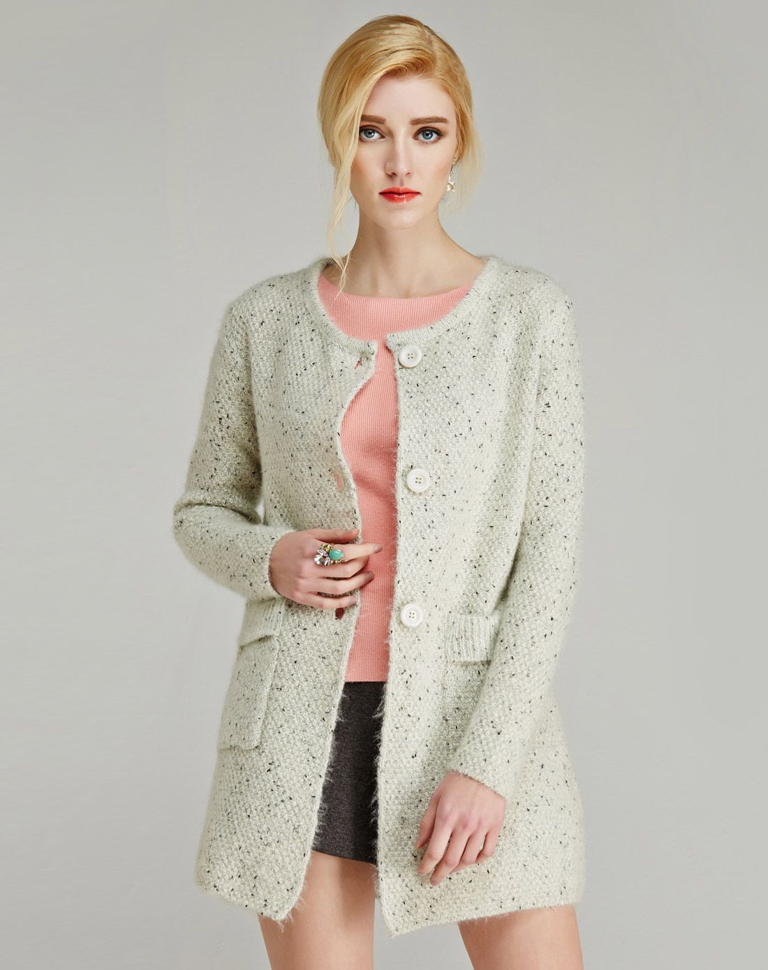 米色圆领休闲百搭针织外套