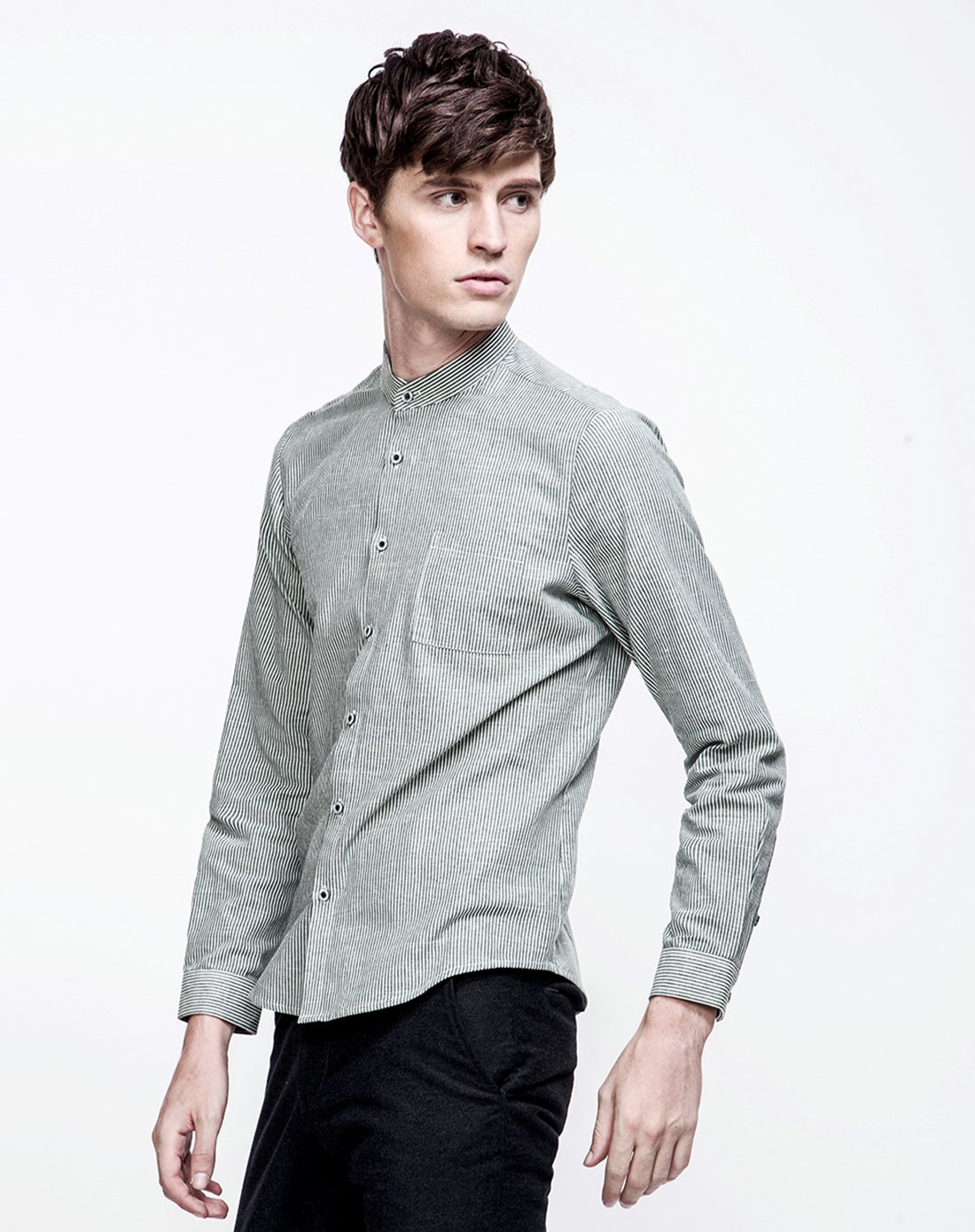 绿豆灰条纹立领衬衫