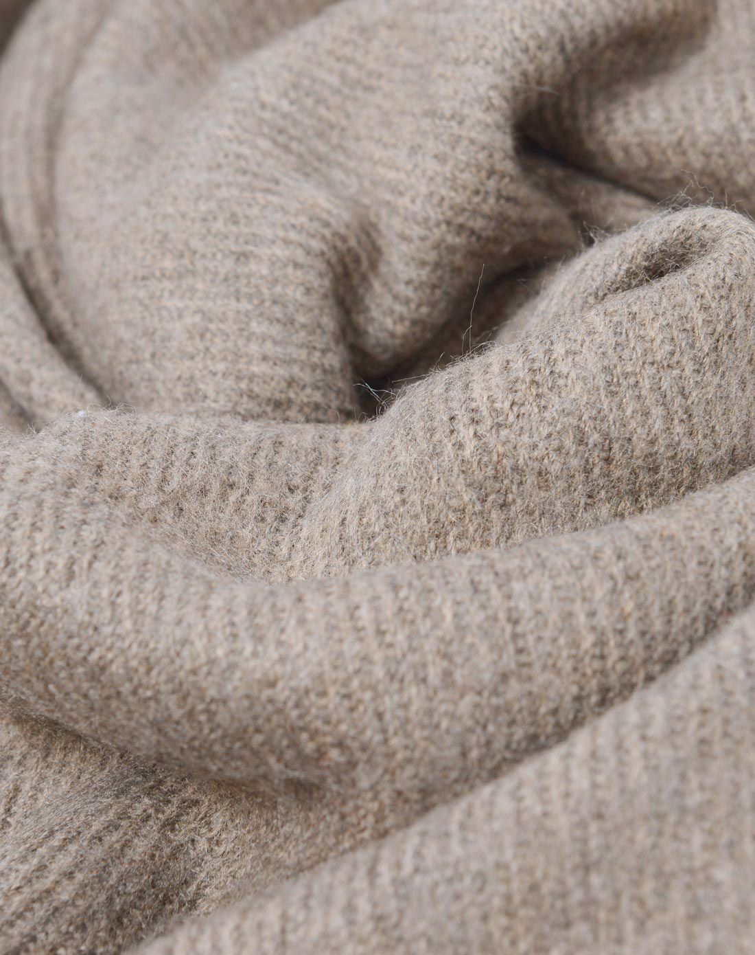 女驼色纯色流苏加厚披肩围巾