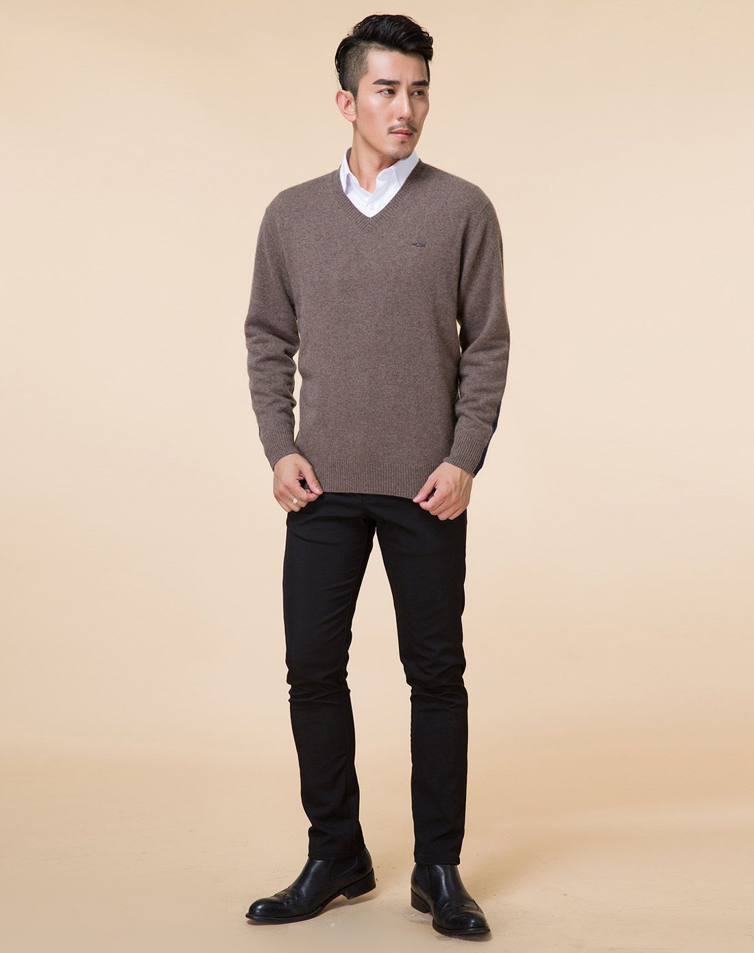 男款v领棕褐色长袖纯羊绒衫