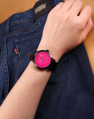 李维斯 女款简约3d立体表盘石英表