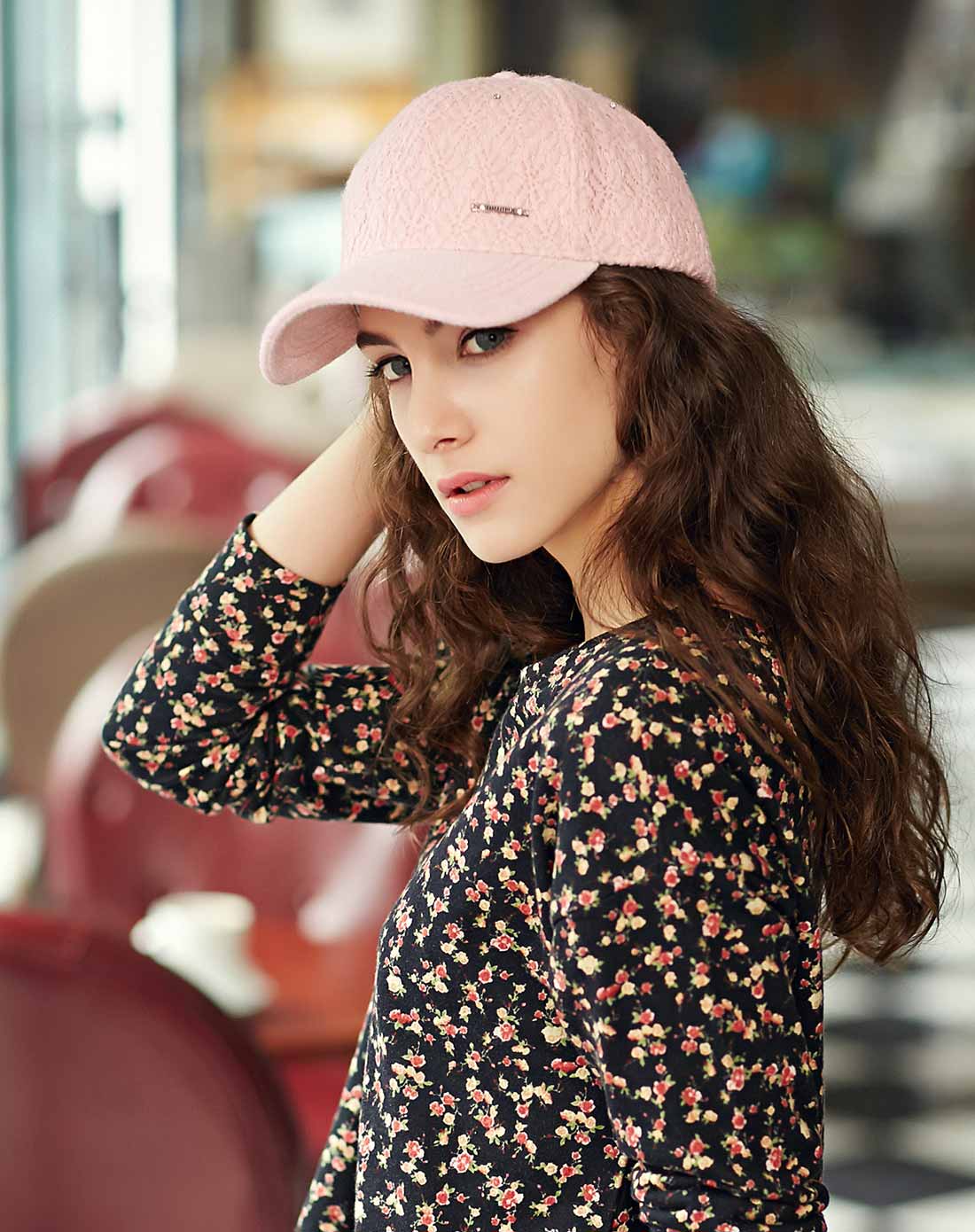 襄砖拉绒蕾丝时尚鸭舌帽