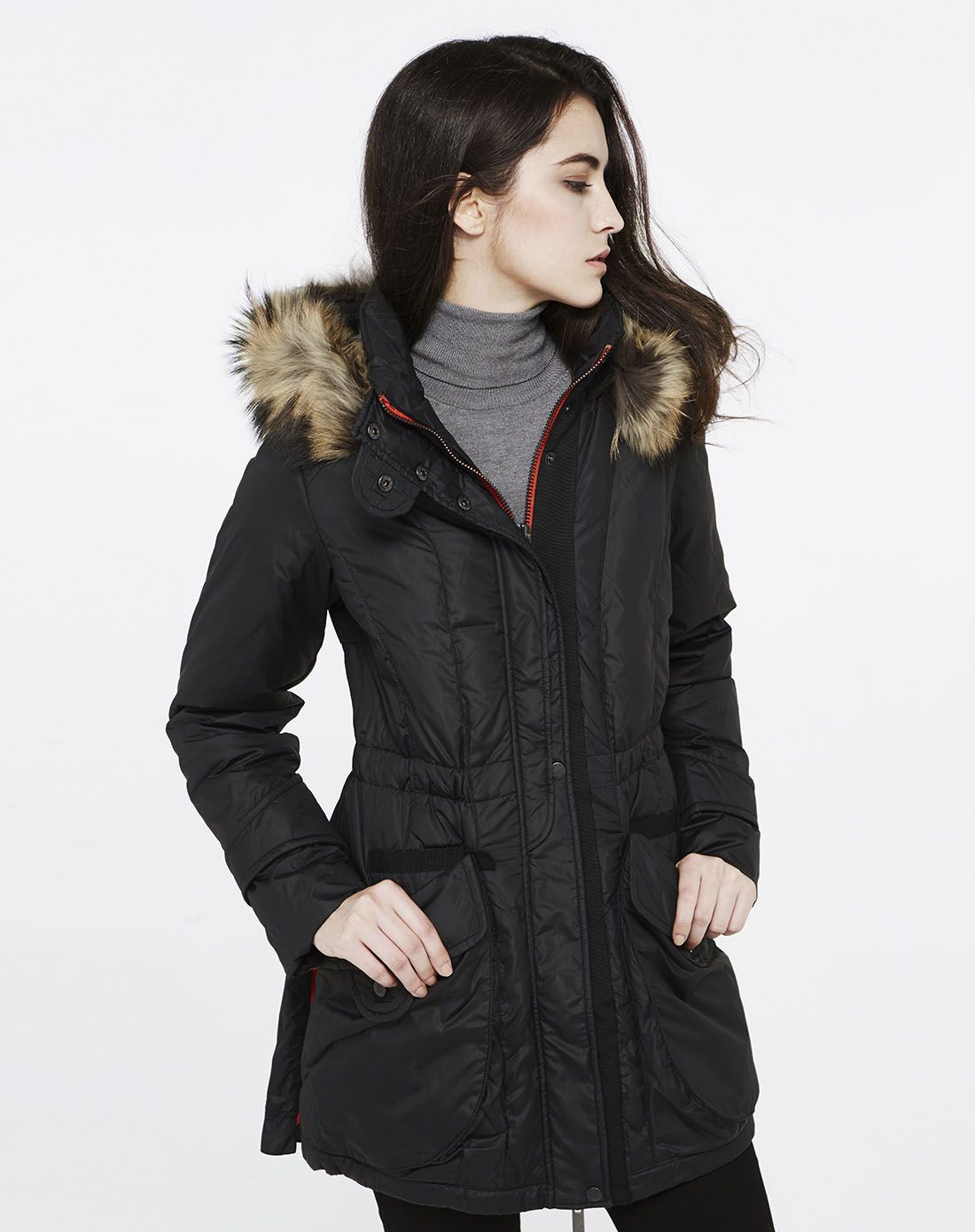 女新黑格尔女装中长款羽绒服