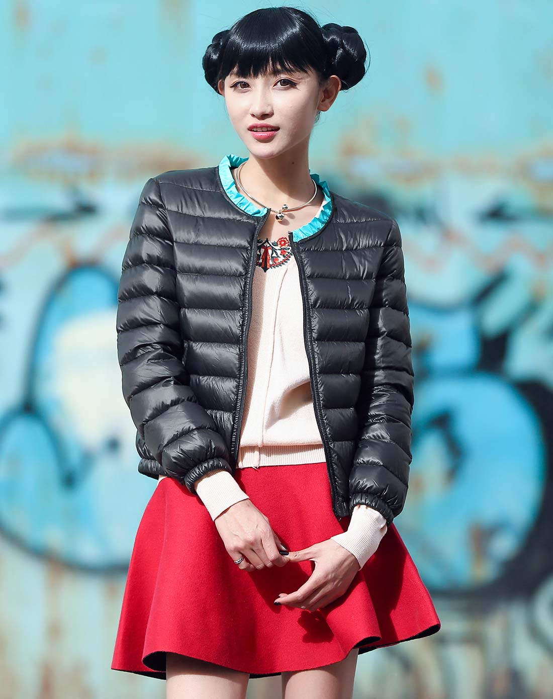 裂帛 黑色小荷叶领修身短款羽绒服