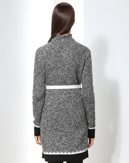 黑加白时尚高领羊毛针织连衣裙