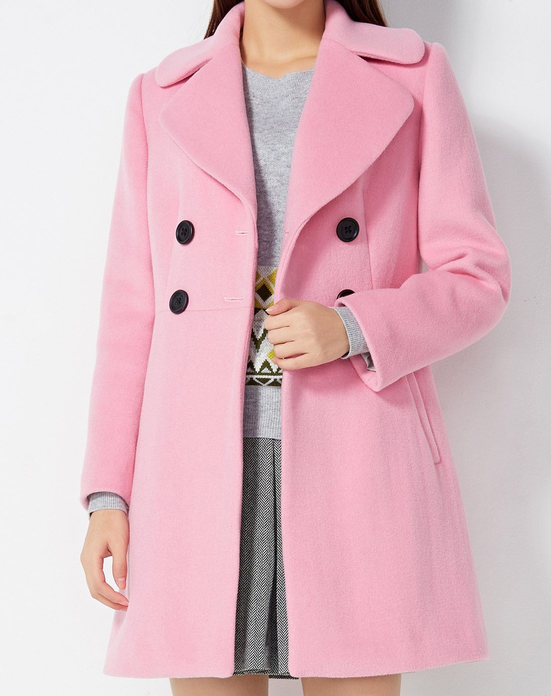 冰粉色修身大衣