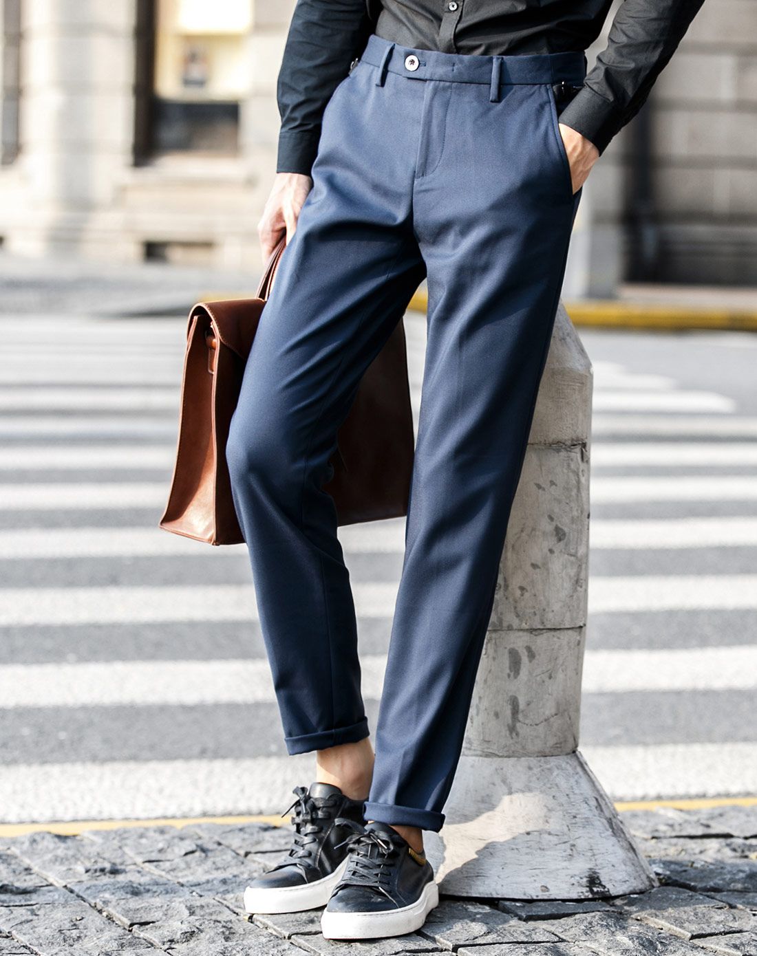 男款蓝黑修身窄脚裤