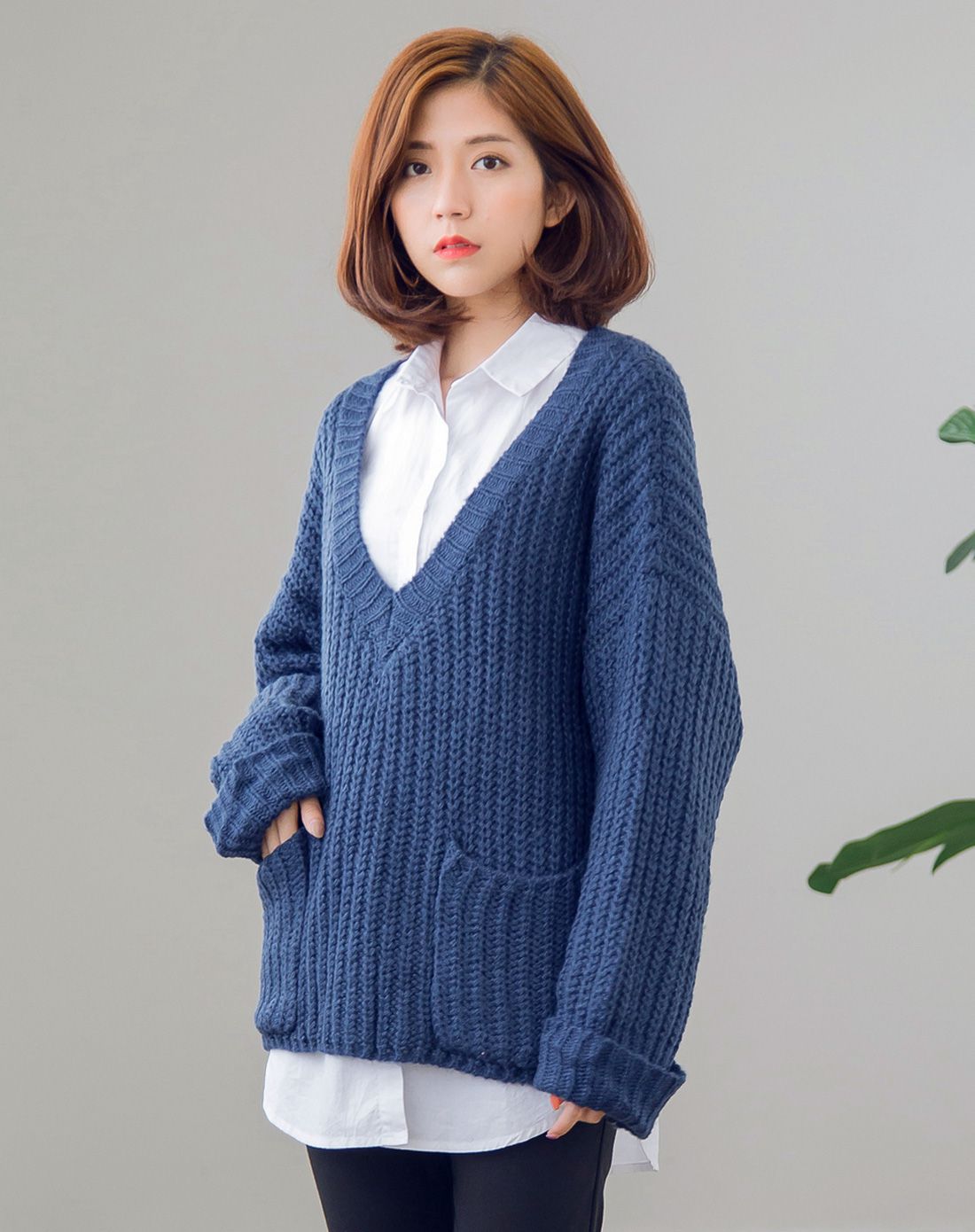 女款v领粗针毛衣