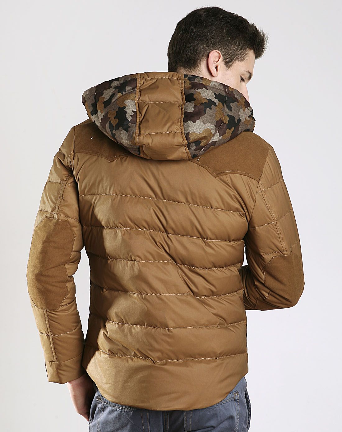 男款黄棕色都市休闲羽绒服