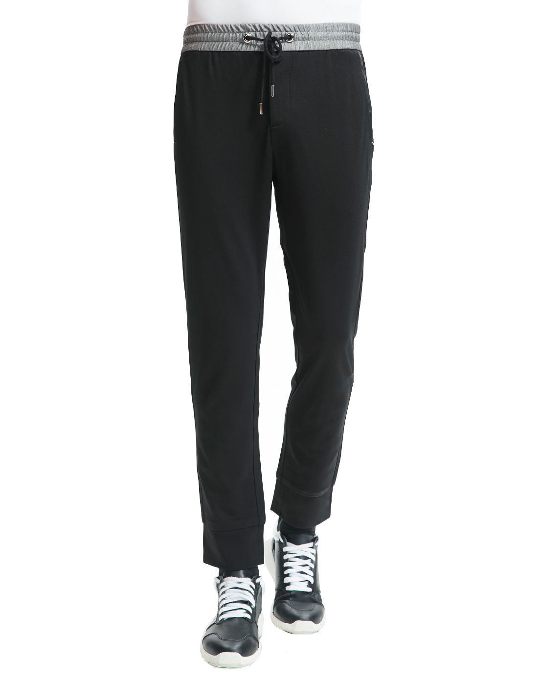 黑色时尚舒适款运动裤