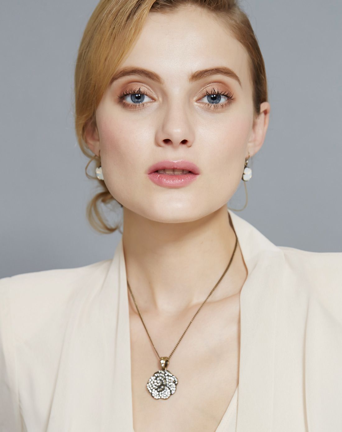 英国潮流martine wester(人气爆款)复古简约山茶花捷克水晶珍珠项链w9