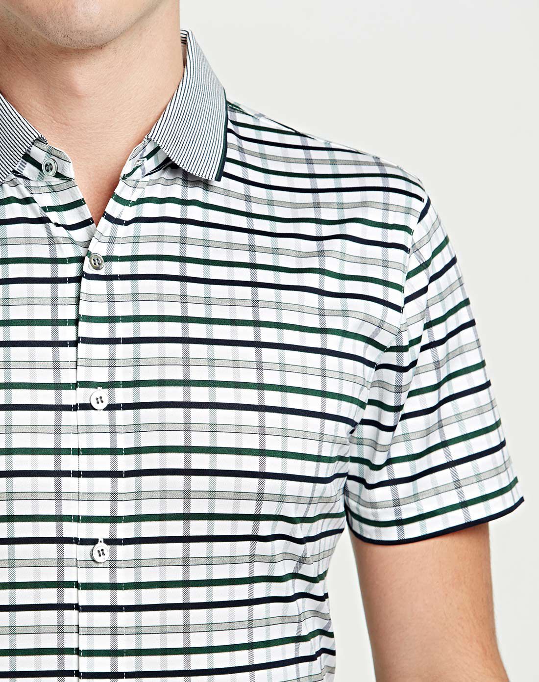 绿格时尚简约丝棉短袖t恤