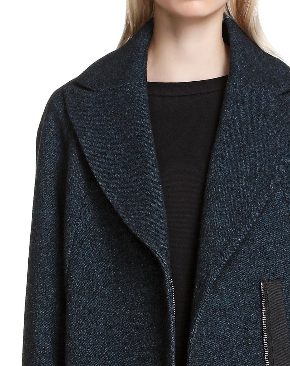 蓝黑色时尚潮流长袖大衣