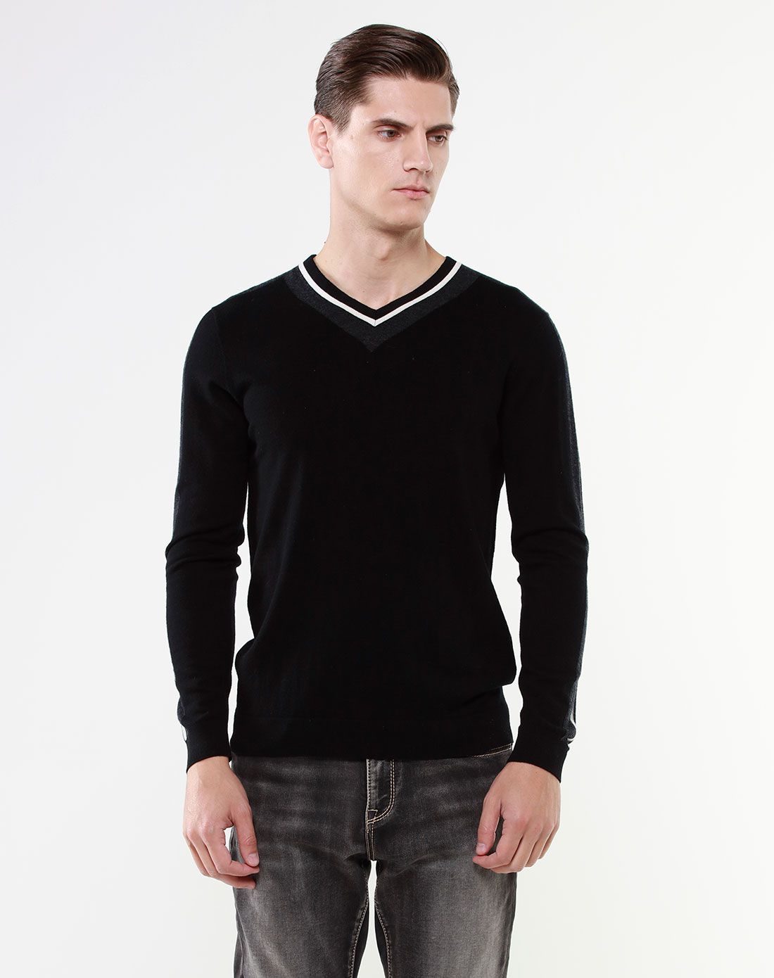 正黑色 亲肤纯羊毛嵌色条纹v领百搭毛衣