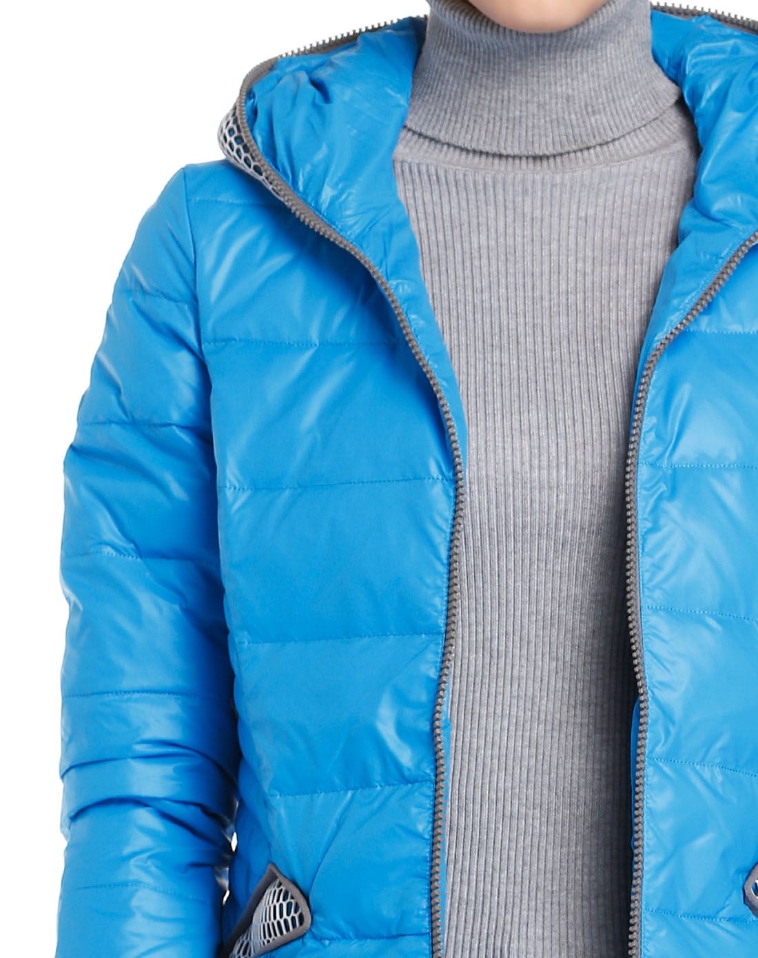 女款天蓝色连帽休闲都市长袖羽绒服