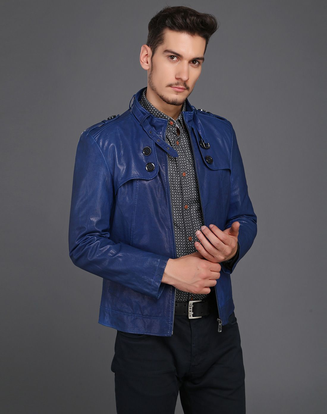 男款宝蓝色时尚休闲立领短款皮衣