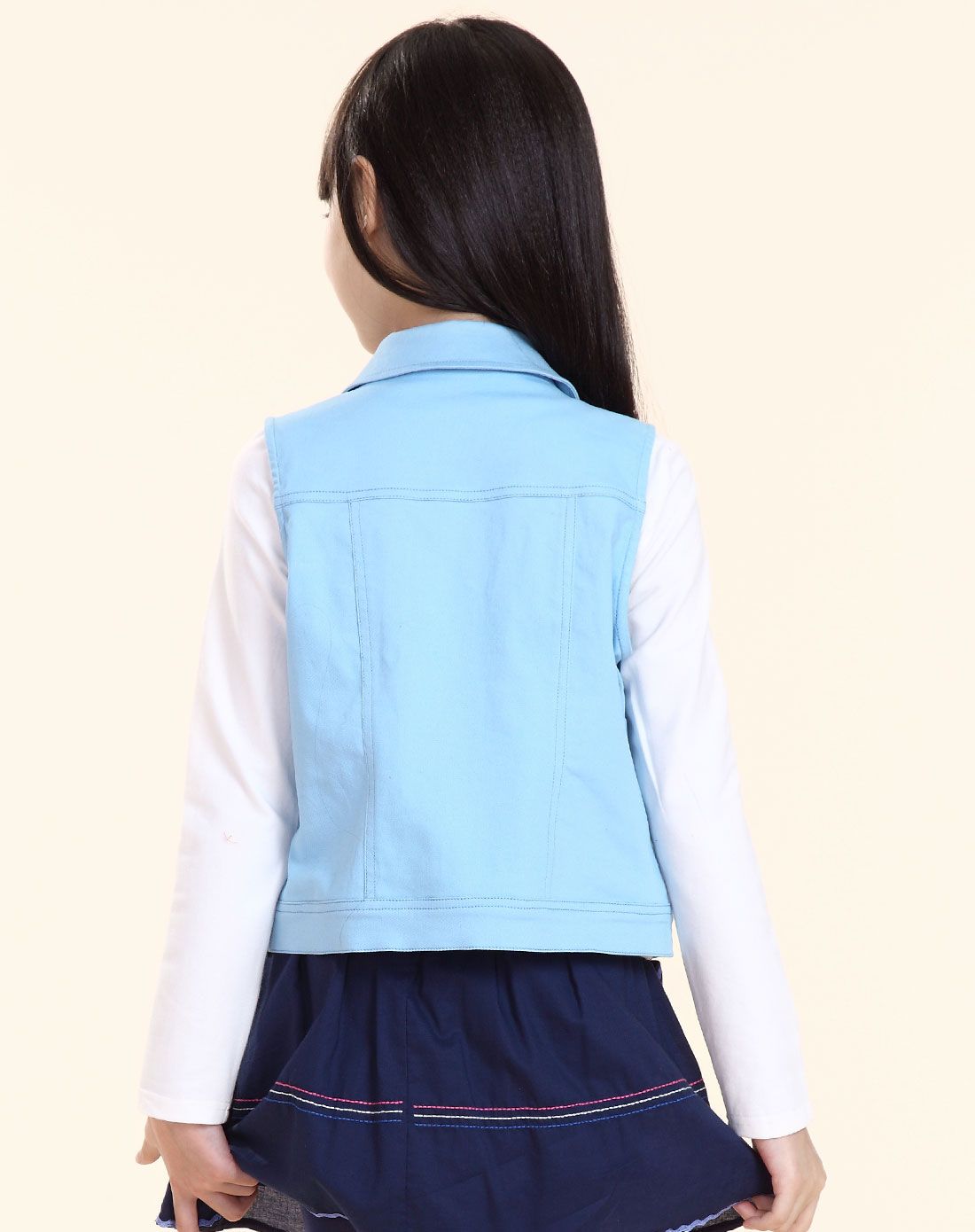 女童天蓝马甲