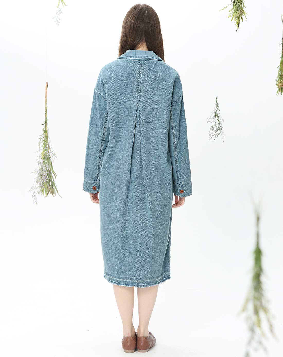 飞鸟和新酒/avvn女装专场 女款拼料洗水牛仔风衣