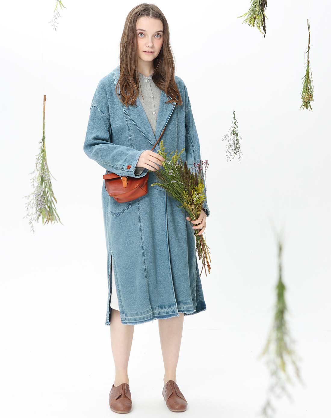 飞鸟和新酒/avvn女装专场 女款拼料洗水牛仔风衣