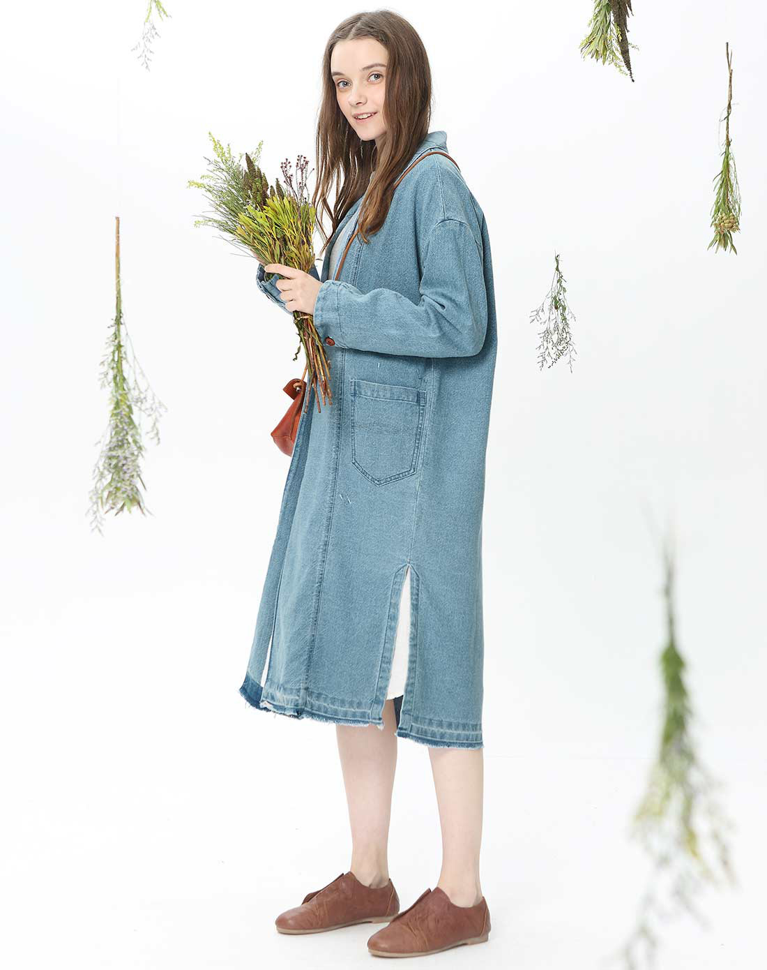 飞鸟和新酒/avvn女装专场 女款拼料洗水牛仔风衣