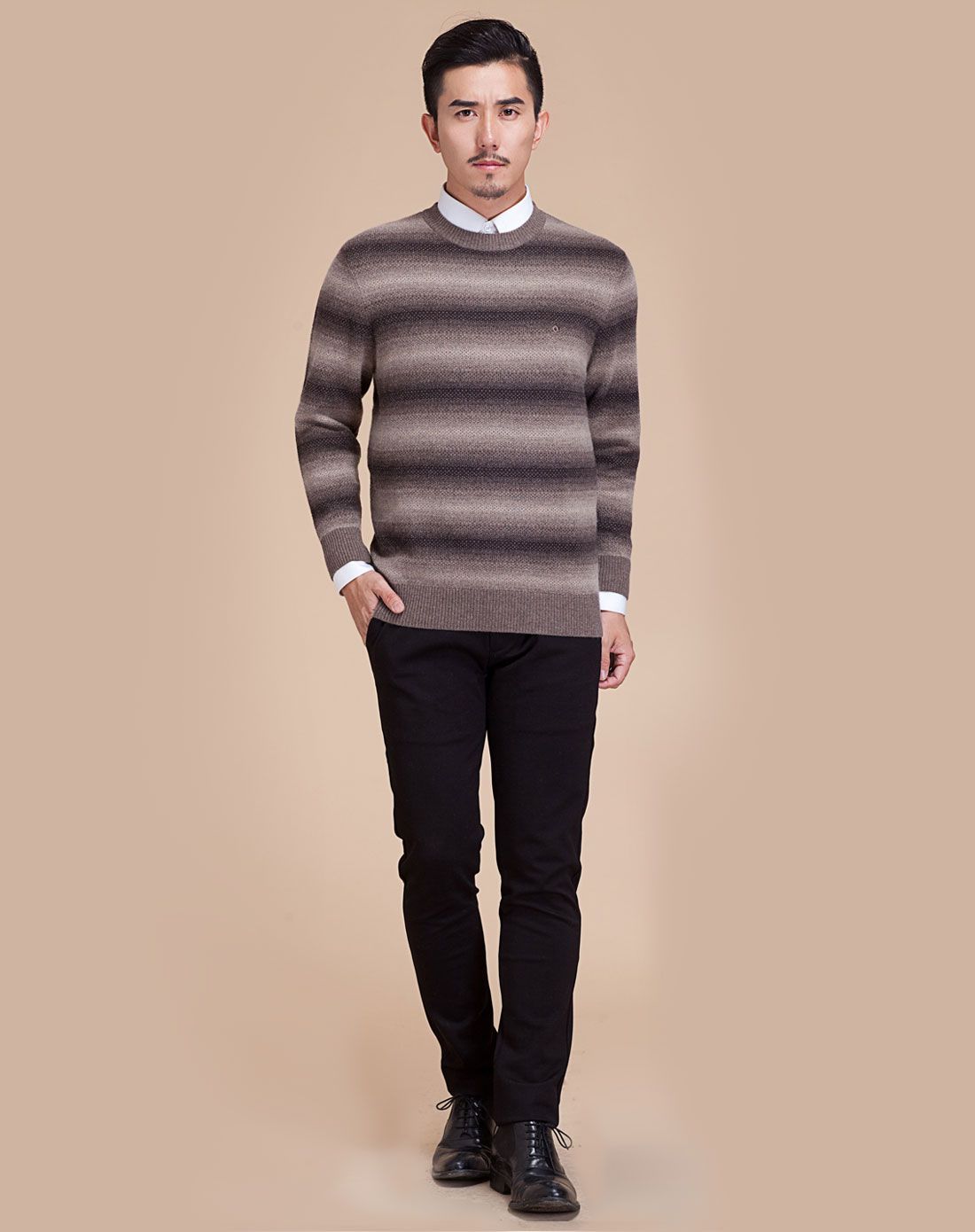 男款棕褐色成熟大方长袖山羊绒衫