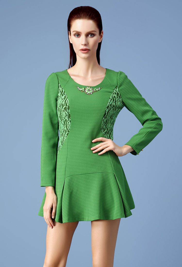 立体钉珠蕾丝拼接连衣裙浅绿色