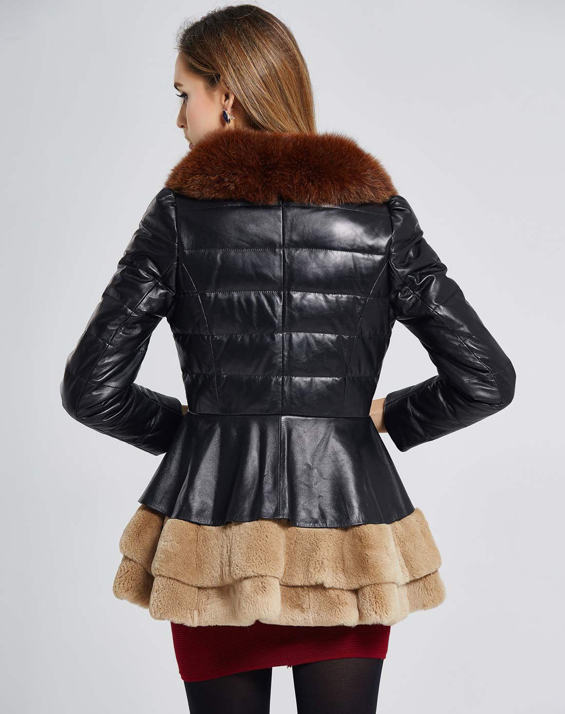 女绵羊皮配狐狸毛獭兔毛时尚大气皮大衣