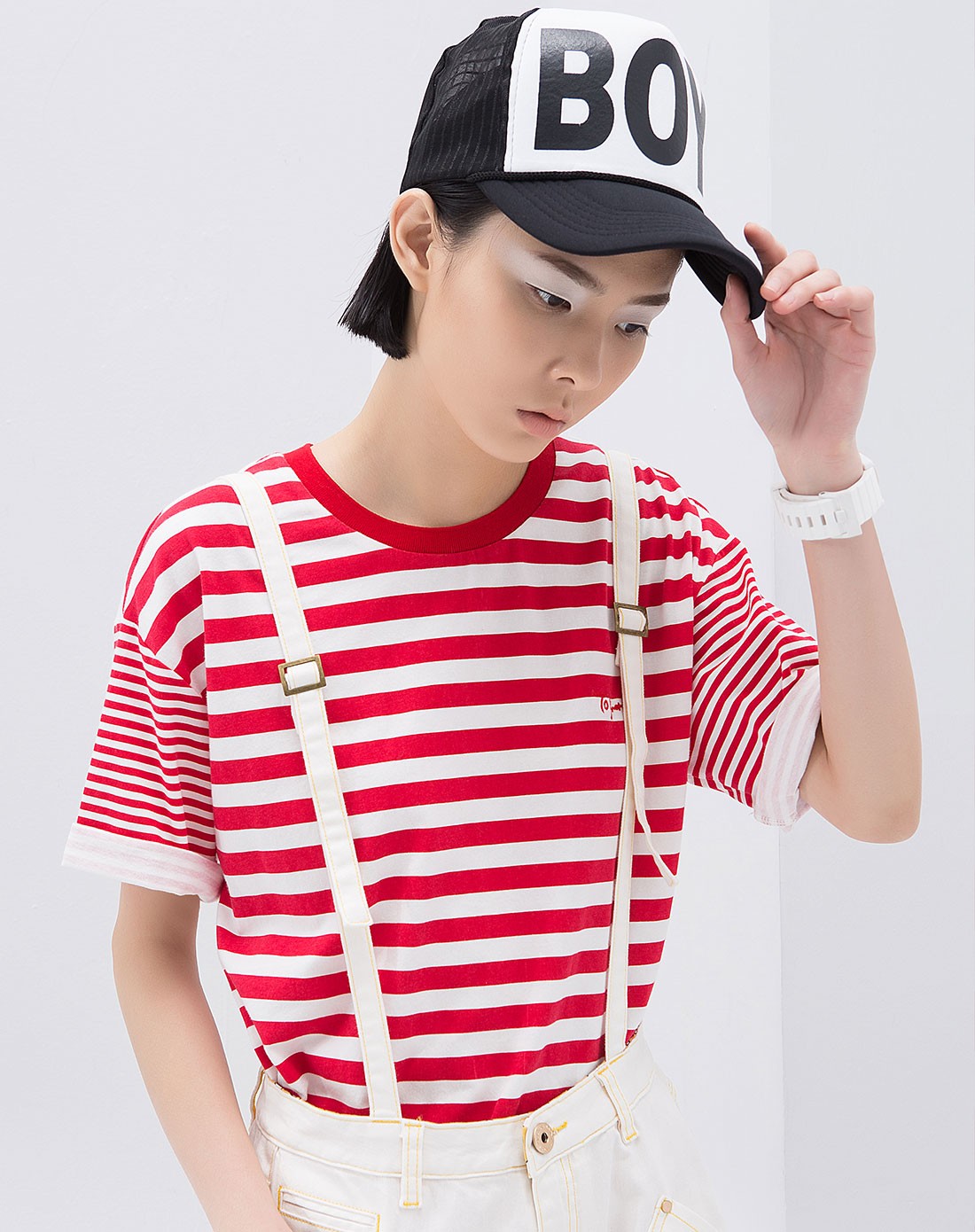 红白条条纹拼接t恤