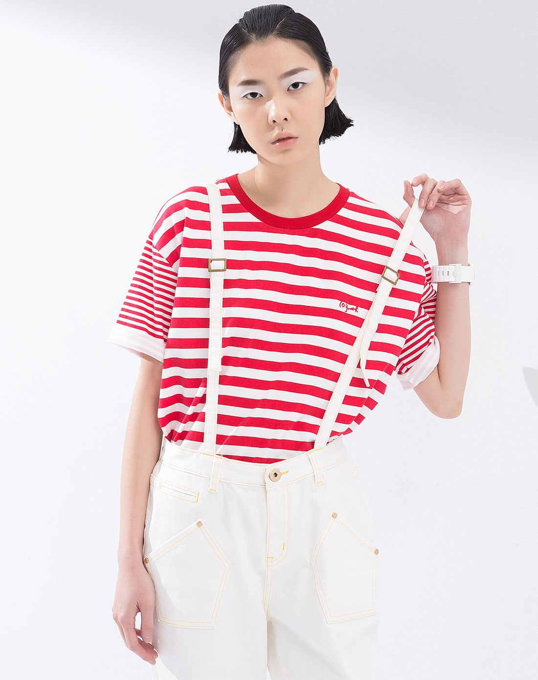 红白条条纹拼接t恤