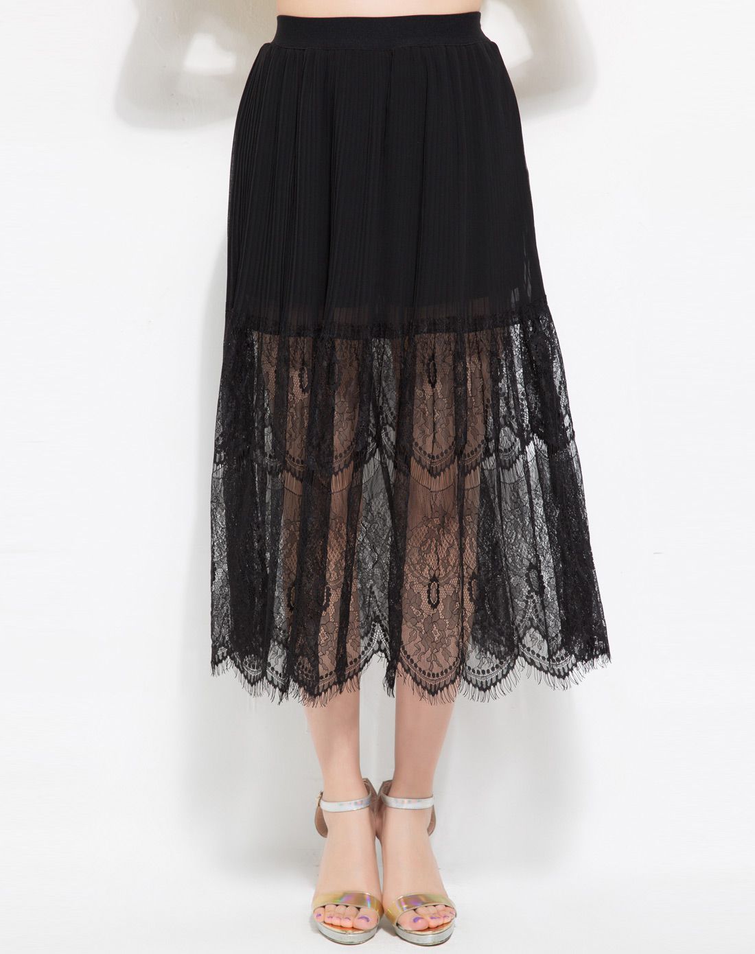 黑色蕾丝轻盈镂空半身裙